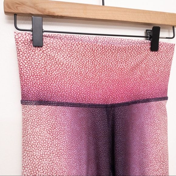 NIYAMA SOL Shagreen Peony High Waisted Leggings Size XS - Picture 4 of 8